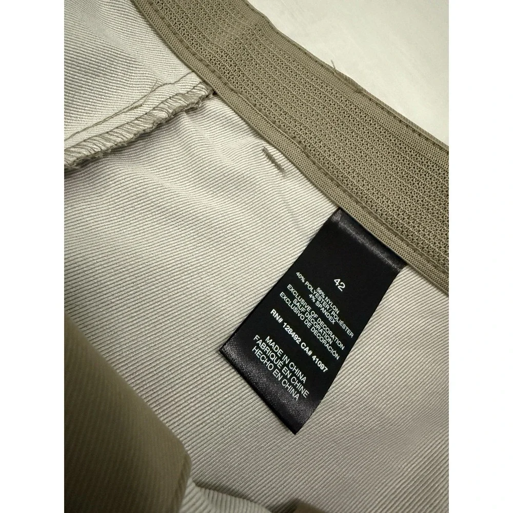 NWT Greg‎ Norman Men's Shorts Sz 42 Performance Stretch Waistband Khaki Bottoms - Picture 5 of 8